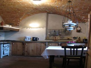 Apartment with large covered terrace, in small residence with swimming pool - Bastia Mondovì - 5