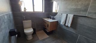The Ranch House at African Safari Lodge - Grahamstown - 4