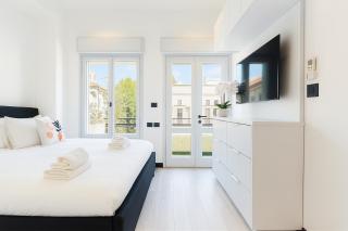 Brand New 1BR Rothschild Apt with Balcony - Tel Aviv - 0