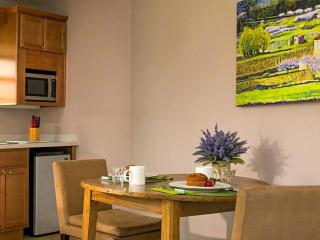 Upscale Cottage Rental for a Weekend Getaway in Maryland's Upper Chesapeake Bay - Rock Hall - 6