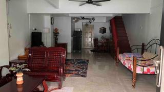 Bayan 10 Homestay, Ayer Keroh Guest House - 4bedrooms, 15minutes to town - 8