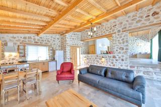 Amazing 1BR Stone Villa with Pool & Terrace - Gelemiş - 3