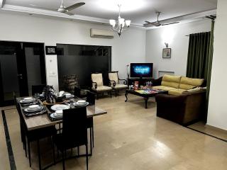 Spacious 1 Kanal GP DHA Ph 5 - Lahore - 0