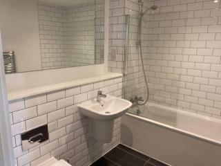 2-Bed Flat in Sports Hub - Walk to MUFC & Cricket - Manchester - 2
