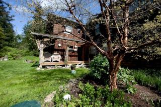 Charming Suite Rental with Deluxe Kitchen on Family Farm on Lummi Island - Lummi Island - 0