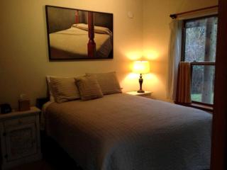 Charming Suite Rental with Deluxe Kitchen on Family Farm on Lummi Island - Lummi Island - 9