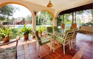 Awesome Home In Bétera - 8