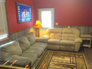 Family-Friendly Cottage on a Lake with a Private Beach for a Weekend Getaway near Wilkes-Barre, Pennsylvania - Gouldsboro - 6