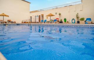Gorgeous Apartment In Fuengirola - 1