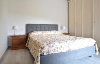 Beautiful Apartment In Piano Di Mommio - 5