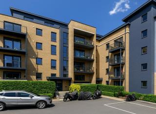 1 Bed Flat near Syon Park - Isleworth - 1