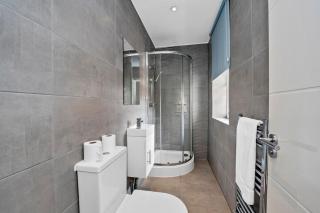 Room two Double Ensuite - Ipswich - 4