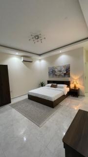 2BR Luxurious Flat with City & Dune View - Muscat - 9