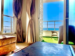 Luxurious Beachfront Apartment - Alexandria - 0