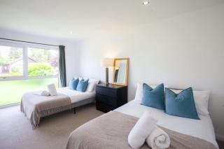 3 Bed - Parking with Garden 10mins to Airport - Houston - 7
