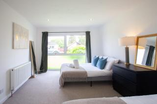 3 Bed - Parking with Garden 10mins to Airport - Houston - 5