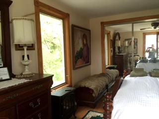 Cozy Farm Stay Room with Large Deck in Allentown, Pennsylvania - - 7