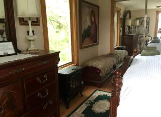 Cozy Farm Stay Room with Large Deck in Allentown, Pennsylvania - - 6