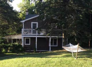 Charming Vacation Room Rental on Idyllic Farm near Bethlehem, Pennsylvania - - 0