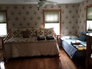 Charming Vacation Room Rental on Idyllic Farm near Bethlehem, Pennsylvania - - 6