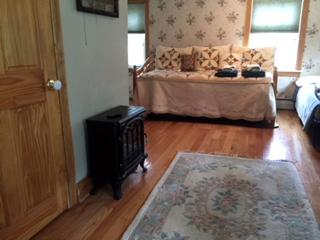 Charming Vacation Room Rental on Idyllic Farm near Bethlehem, Pennsylvania - - 4