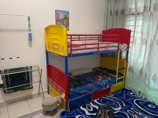 Spacious 2-Storey Home - Kampong Alor - 8