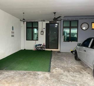 Spacious 2-Storey Home - Kampong Alor - 0
