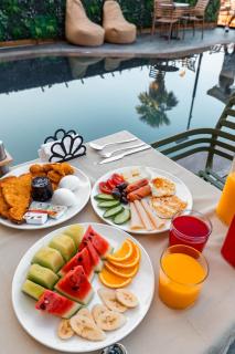 Aks Hotel - Durrës - 1