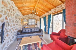 Elegant 2BR Stone Retreat with Private Pool - Kalkan - 0