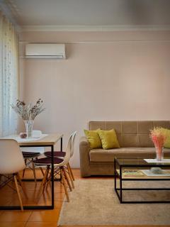 All Seasons Apartments - Free Parking & City Center - 4