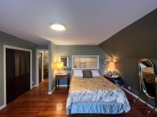 Rustic Treehouse Loft with Hot-Tub and BBQ Surrounded by Nature in Franklin, Tennessee - Fairview - 8