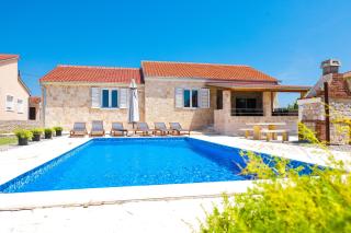 Villa Stone House with Pool - Nin - 0