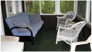 Secluded Cabin Nestled in the Woods near Crystal Lake, New Hampshire - Gilmanton - 7
