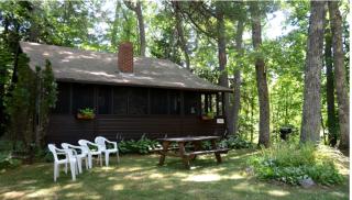 Cozy Cabin Just Steps from Crystal Lake in Gilmanton, New Hampshire - Gilmanton - 4