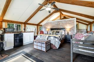 Luxury Tent Rental Perfect for Glamping in Oklahoma - Wright City - 9