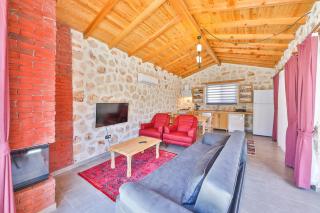 Spacious 2BR Stone Villa with Pool & BBQ - Kalkan - 0