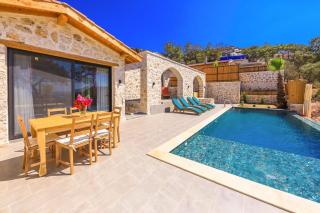 Spacious 2BR Stone Villa with Pool & BBQ - Kalkan - 5