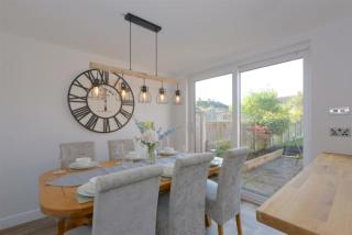 MODERN 3 BEDROOM PROPERTY WITH FREE DRIVEWAY PARKING by SHIRE STAYS - Shrewsbury - 8