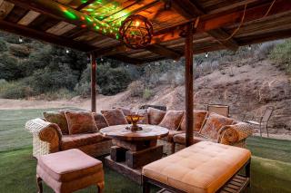 Pet-Friendly Barn Rental in Palmdale, California, For Memorable Family Vacations - Palmdale - 1