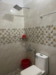 Krishna Gopuram Lodge - 7