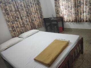 Krishna Gopuram Lodge - Guruvāyūr - 6