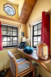 Solo Getaways in this Cozy, Pet-Friendly Cabin Rental in Palmdale, California - Palmdale - 8
