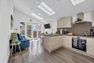 Room Four Large Ensuite Double - Ipswich - 2