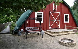 Cozy Barn-Style Vacation Rental with Private Hot Tub in Hocking Hills, Ohio - Laurelville - 0