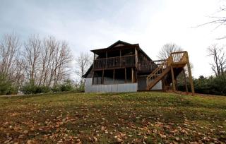 Cozy Barn-Style Vacation Rental with Private Hot Tub in Hocking Hills, Ohio - Laurelville - 1