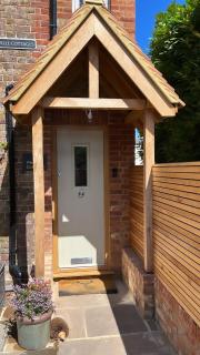 Stunning Cottage with views of Windsor Castle - 0