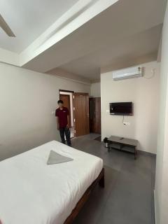 Lavish Hotel BG-Lodge - Bangalore - 0