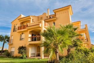 Riviera Garden & Comfort Bajo con Terraza y Piscinas - 9