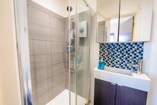 Modern Design Studio Apartment - Cardiff - 2