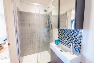 Modern Design Studio Apartment - Cardiff - 7